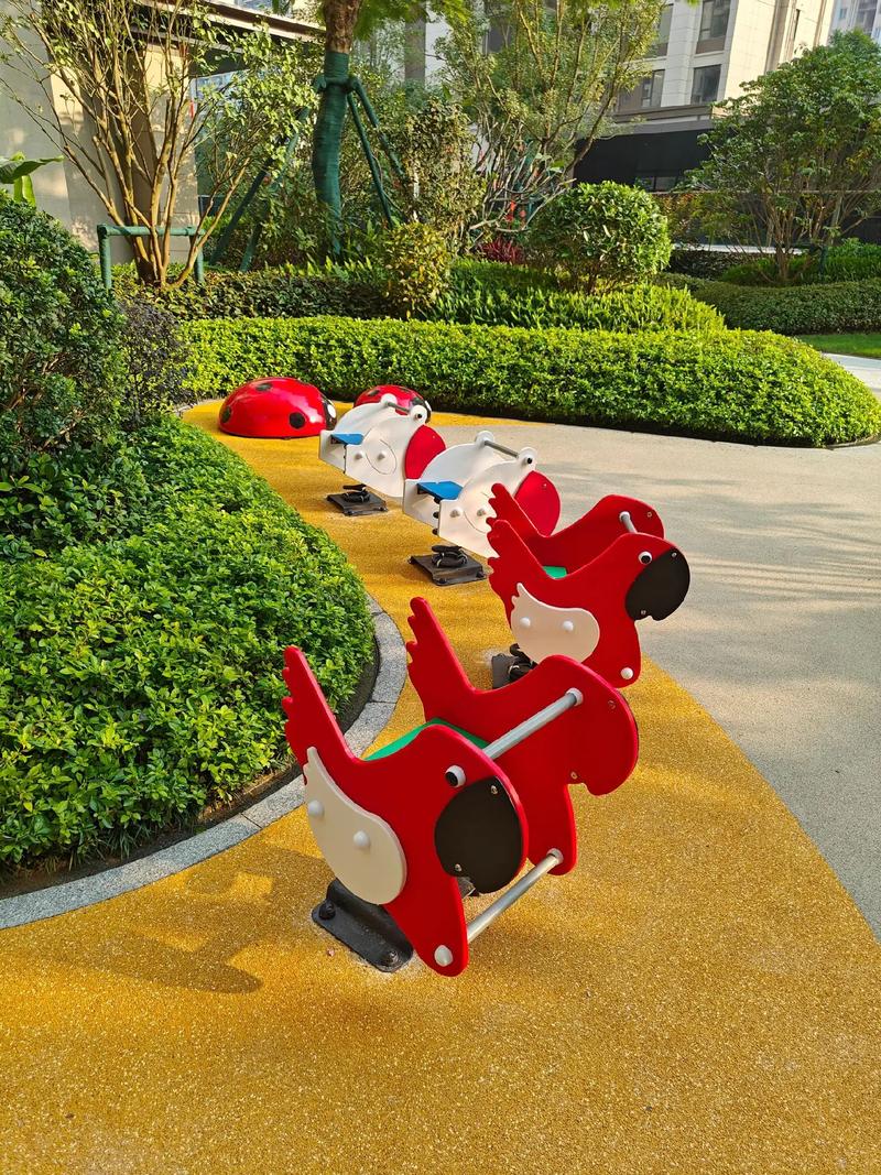 中山遠洋天著架空層小非標,搖馬蹺蹺板健身康體設施整體完工啦